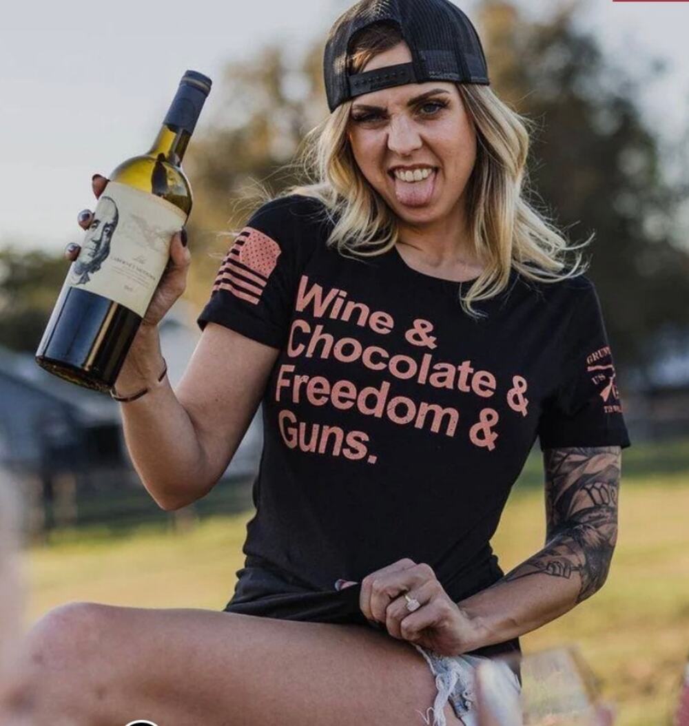 WOMEN'S WINE‎ & CHOCOLATE & FREEDOM & GUNS T-SHIRT - BLACK S